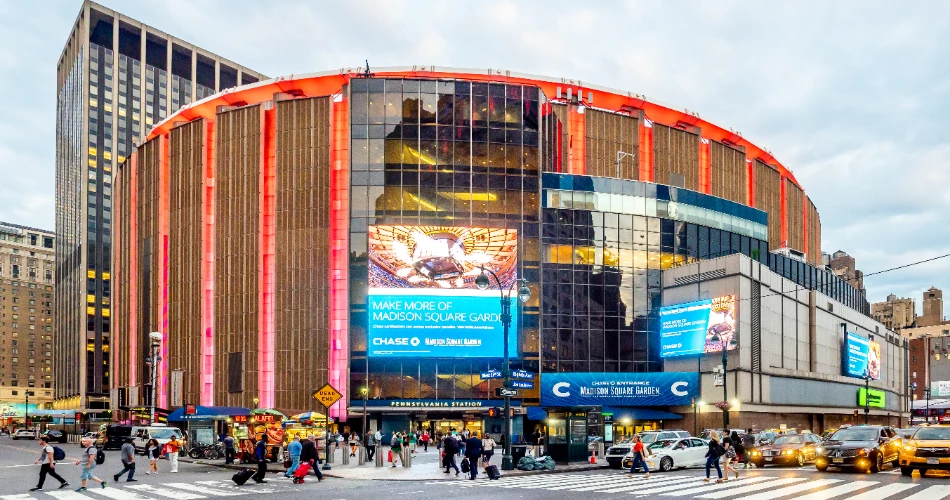 Top 10 Unmissable Sports and Entertainment Hotspots Across the U.S.