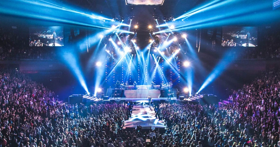 Top 10 Unmissable Sports and Entertainment Hotspots Across the U.S.
