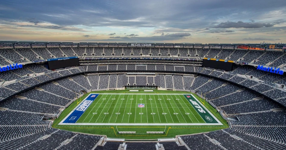 Top 10 Unmissable Sports and Entertainment Hotspots Across the U.S.