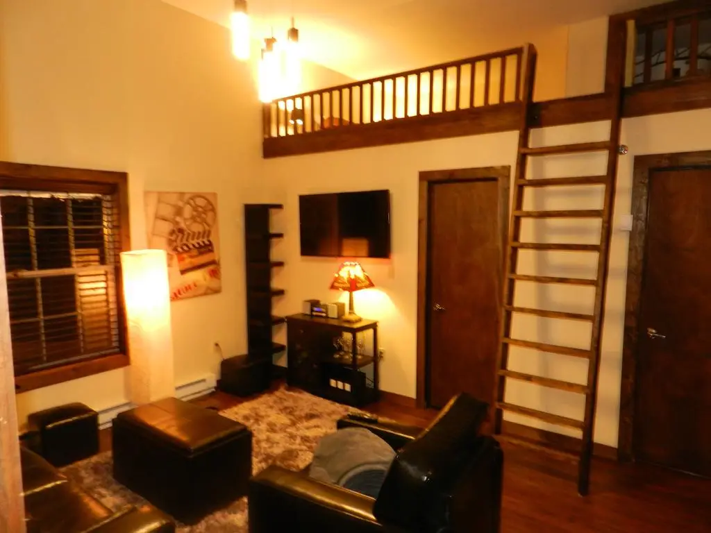 Downhill Lodge 10
